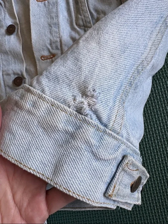 VTG RARE 90s Levi's Light Wash Denim Jacket With Aztec Knit Sleeves Size M - Picture 11 of 13